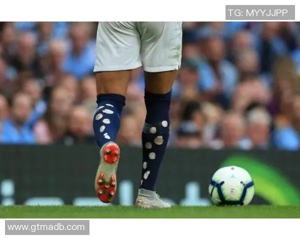 为什么许多足球明星都有O型腿现象背后的原因与科学解释